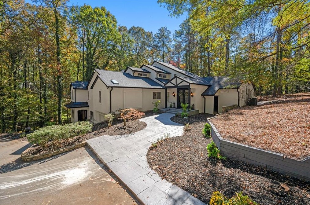 85 Hillcrest Dr, Roswell, GA 30075-4845