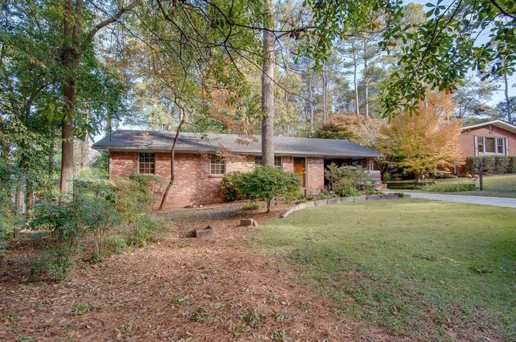 3042 Vine Cir, Decatur GA  30033-5135 exterior