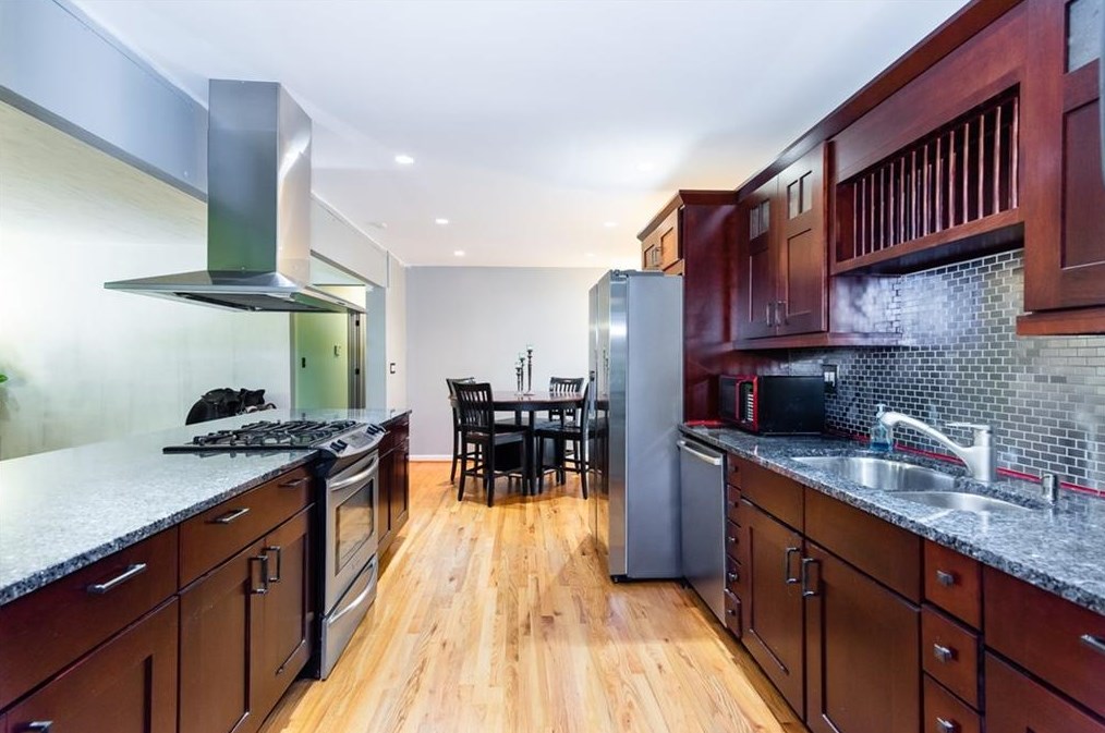 3042 Vine Cir, Decatur GA  30033-5135 exterior