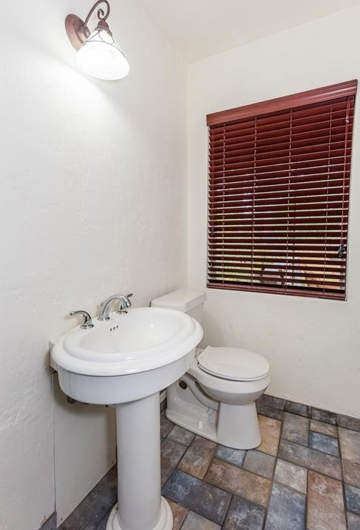 3042 Vine Cir, Decatur GA  30033-5135 exterior