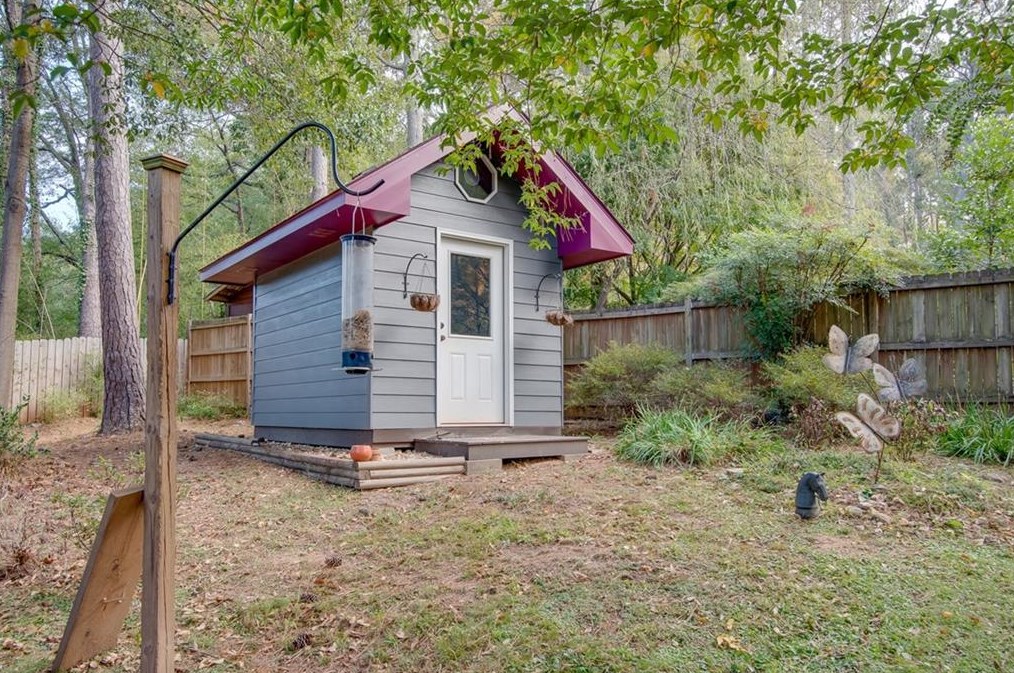 3042 Vine Cir, Decatur GA  30033-5135 exterior