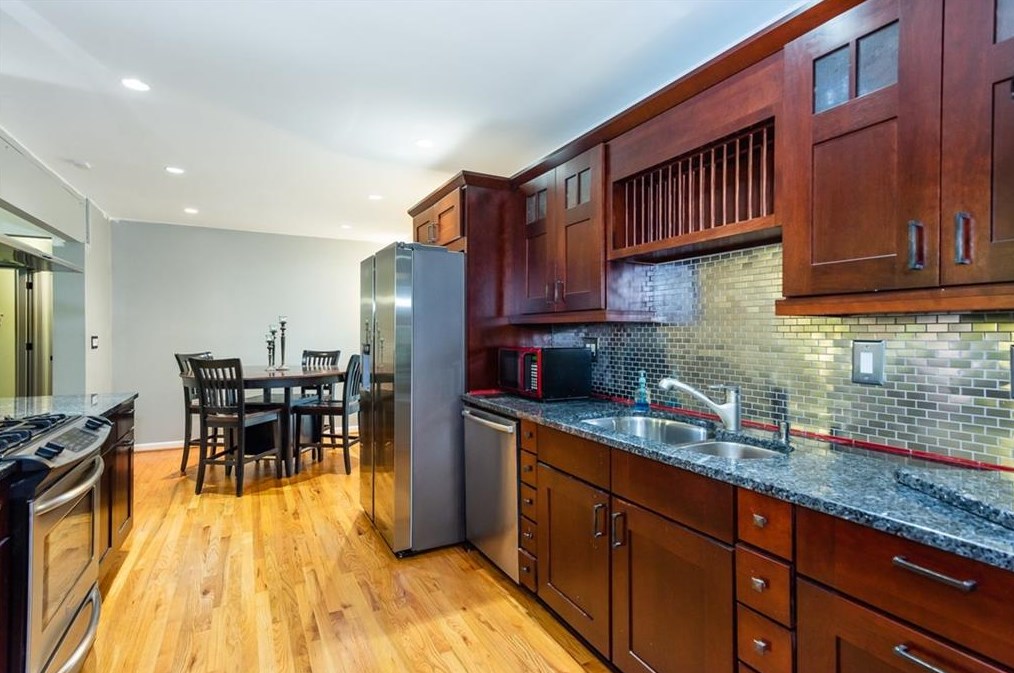 3042 Vine Cir, Decatur GA  30033-5135 exterior