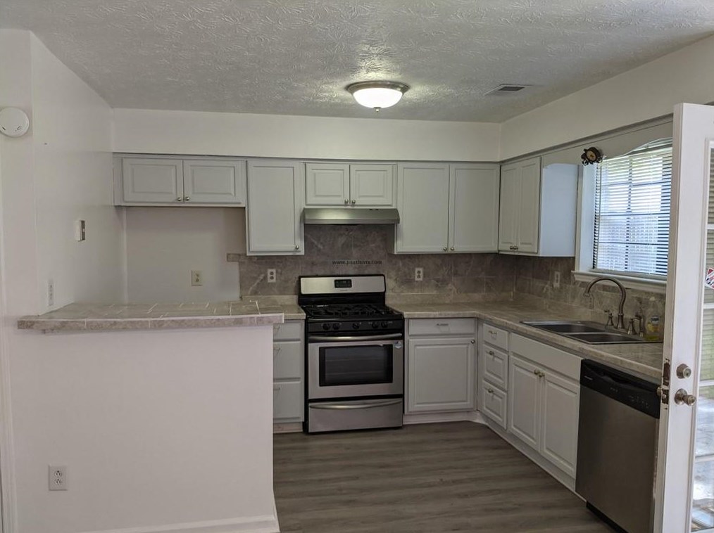 372 Fleming Ct, Jonesboro, GA 30238