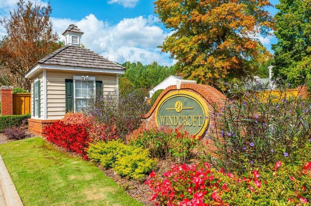 682 Windcroft Cir Nw, Acworth, GA 30101