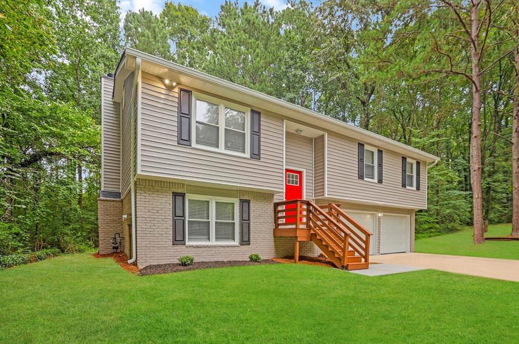 1345 Cypress Ridge Cir, Stone Mountain, GA 30083