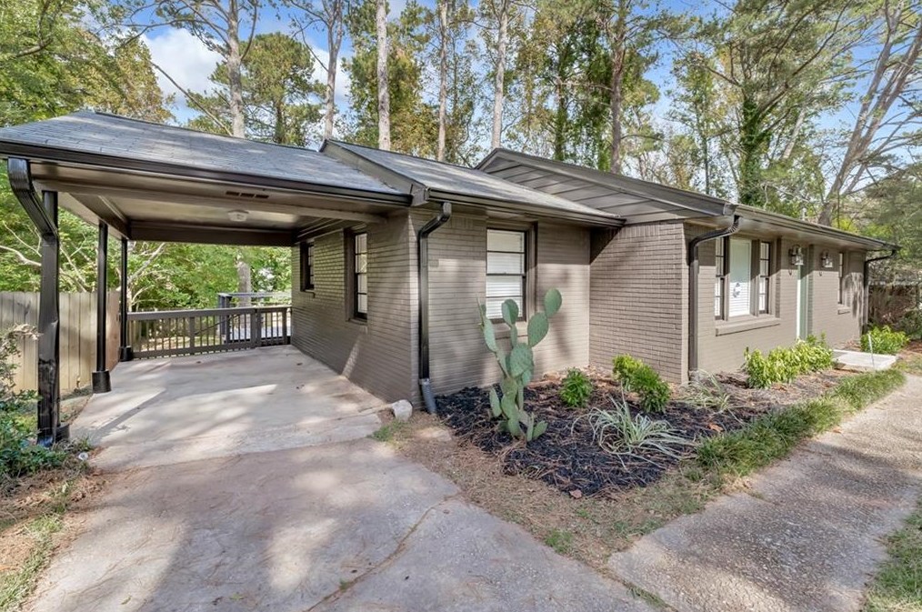 2152 Tilson Rd, Decatur GA  30032-6215 exterior