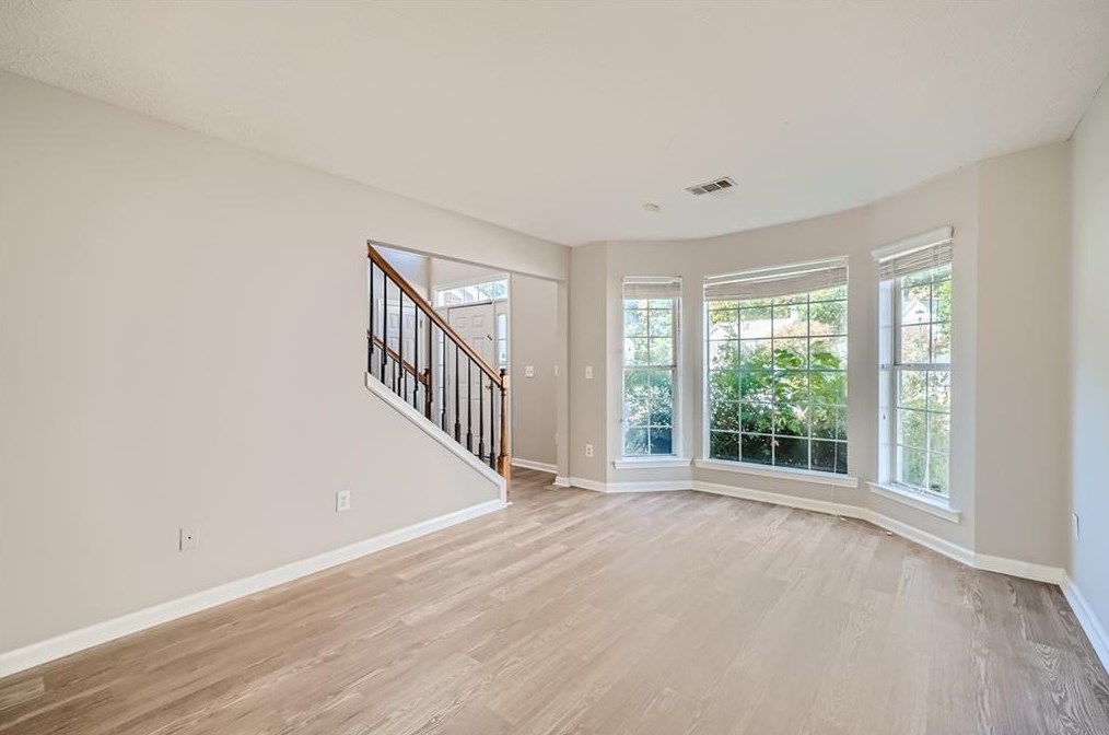 1720 Stoneoak Cir, Lawrenceville GA  30043-5676 exterior