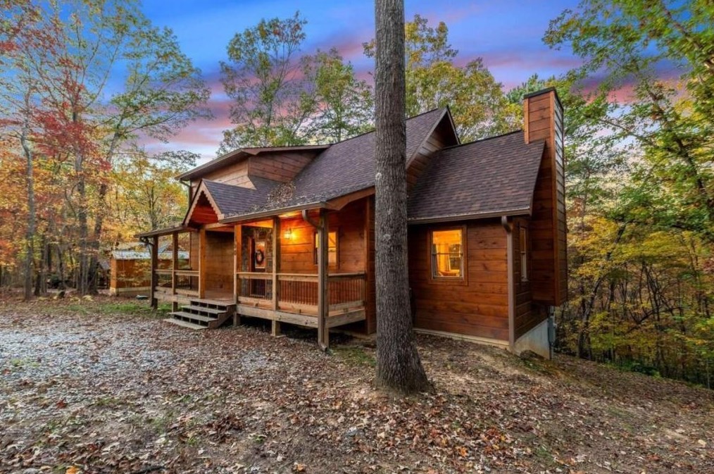 360 Windy Valley Ln, Blue Ridge, GA 30513