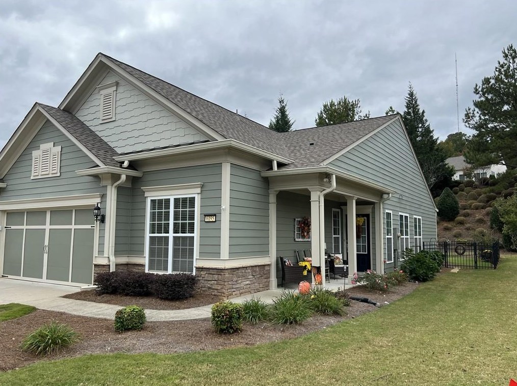 6195 Longleaf Dr, Hoschton, GA 30548