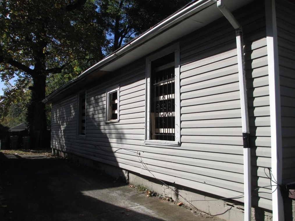 884 Thurmond St, Atlanta GA  30314-3411 exterior