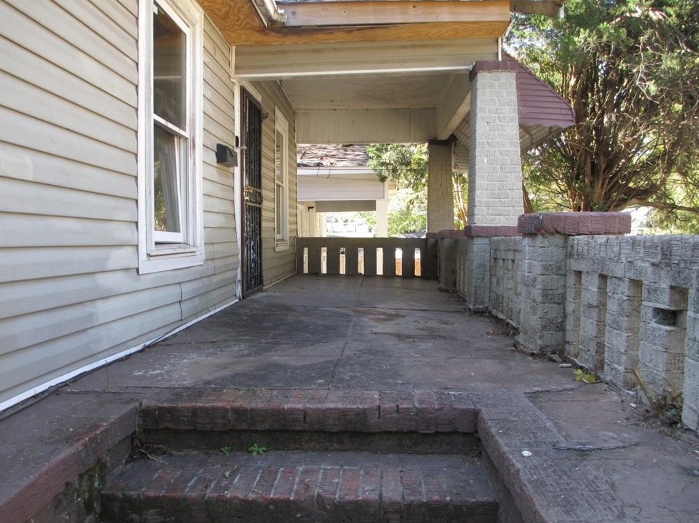 884 Thurmond St, Atlanta GA  30314-3411 exterior