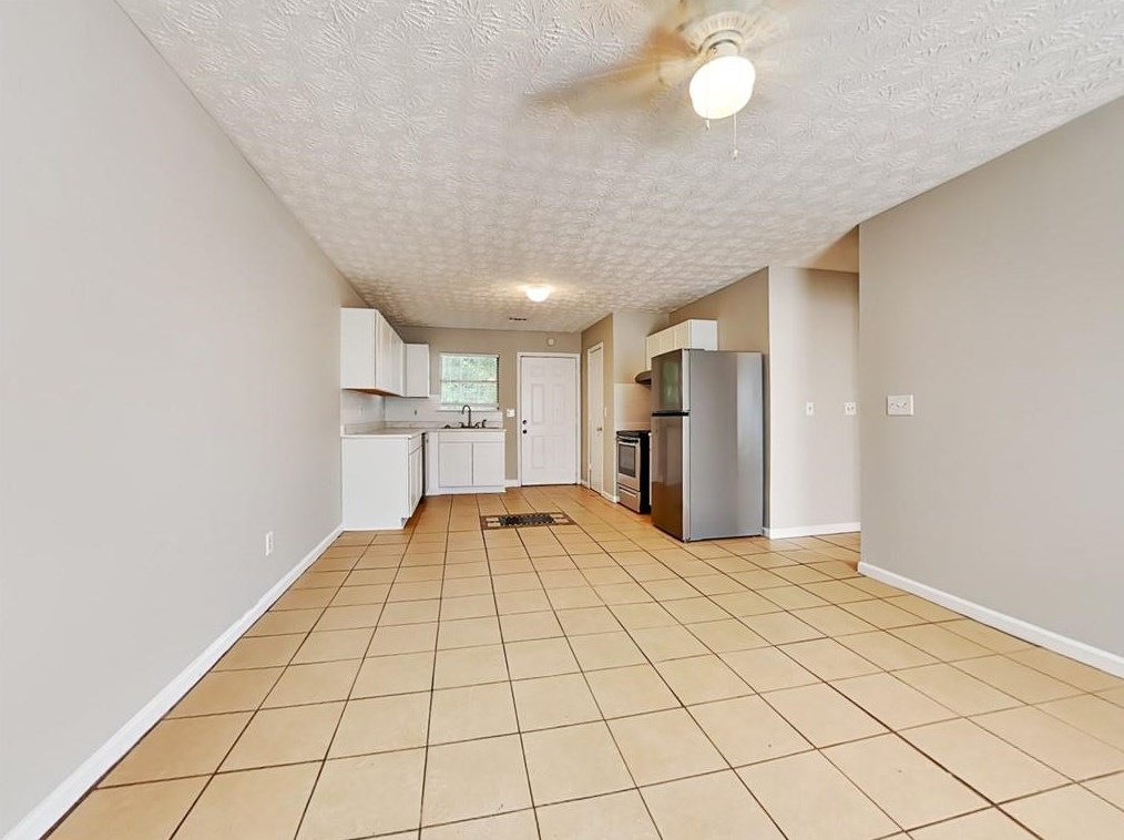 6112 Green Acres Dr Sw, Porterdale, GA 30014