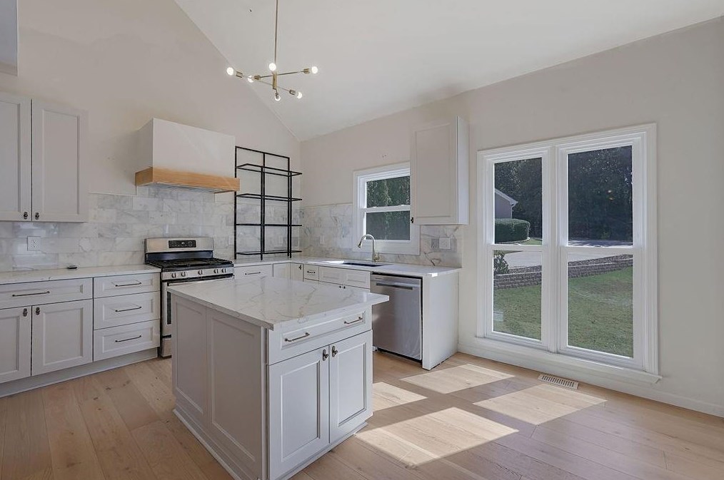 5205 Coacoochee Ter, Alpharetta GA 30022-3105 exterior