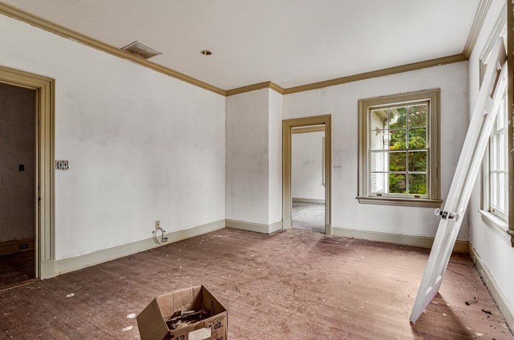 3488 Tuxedo Rd, Atlanta GA  30305-1051 exterior