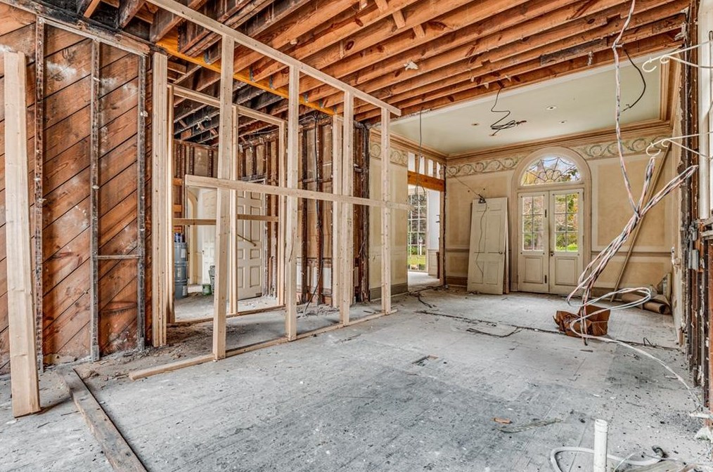 3488 Tuxedo Rd, Atlanta GA  30305-1051 exterior