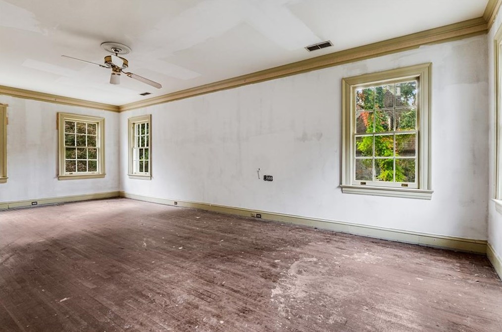 3488 Tuxedo Rd, Atlanta GA  30305-1051 exterior