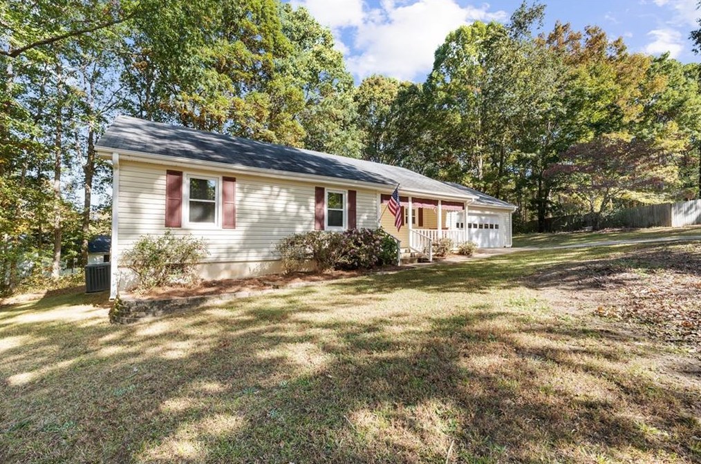 366 Overlook Ct, Auburn, GA 30011