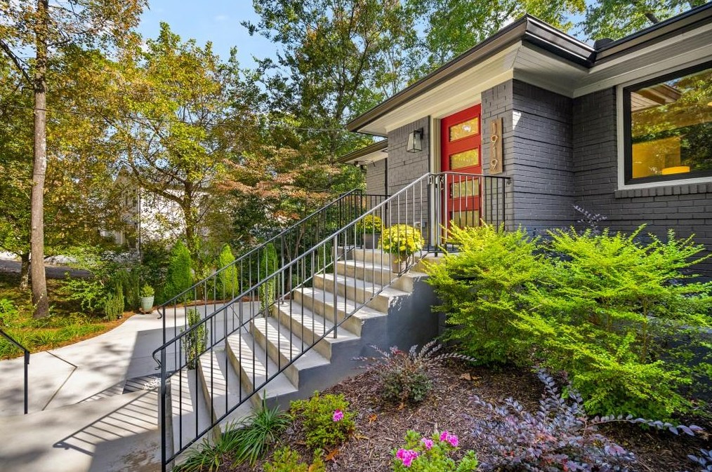 1919 Windemere Dr, Atlanta GA  30324-4919 exterior