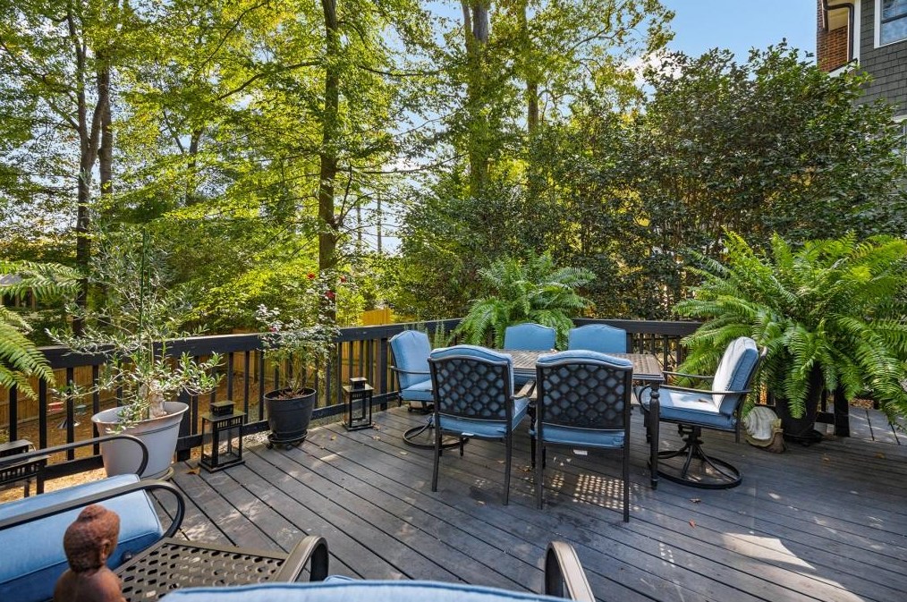 1919 Windemere Dr, Atlanta GA  30324-4919 exterior