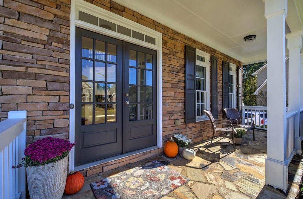 809 Golf Crest Dr, Acworth, GA 30101-5960