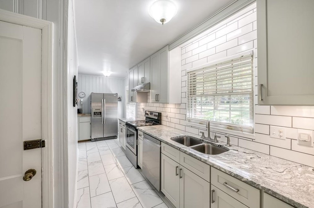 2138 Azalea Cir, Decatur GA  30033-2641 exterior