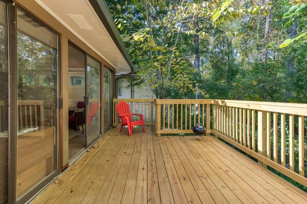 2138 Azalea Cir, Decatur GA  30033-2641 exterior