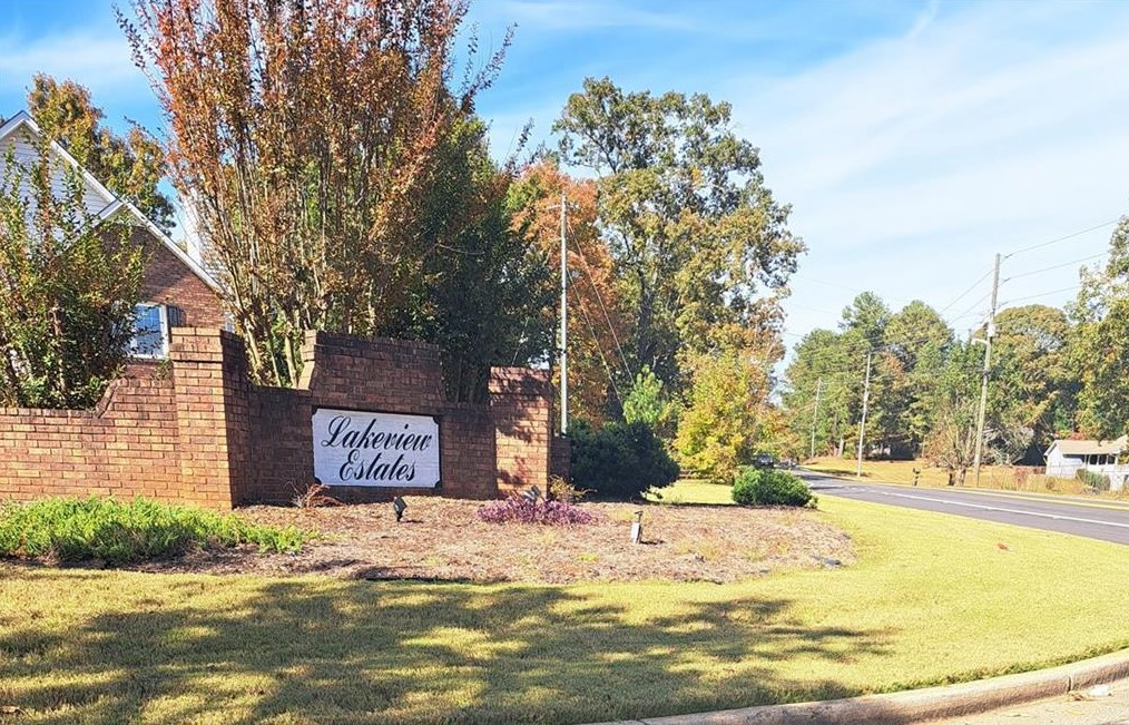 34 Lakeview Ln, Stockbridge, GA 30281