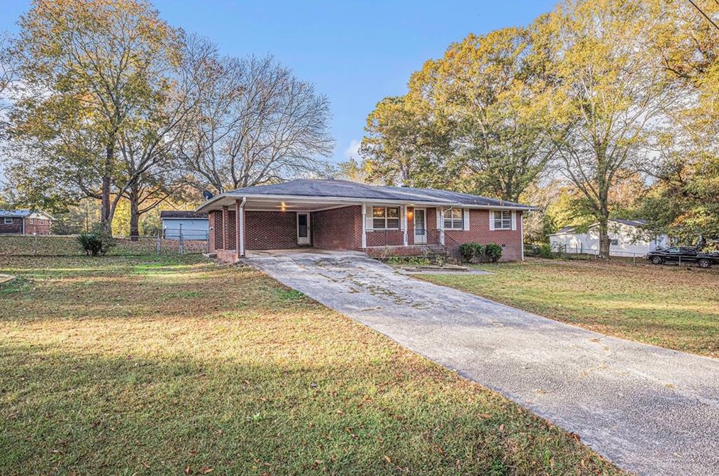 1210 Topaz Ln, Villa Rica, GA 30180