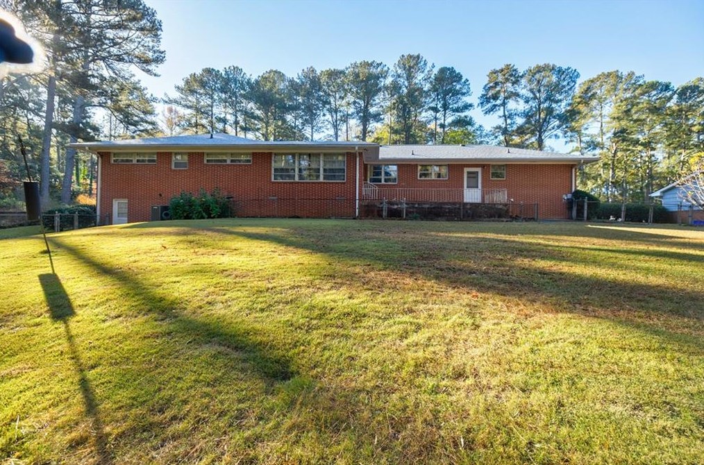 2935 Piney Wood Dr, Atlanta, GA 30344-1959