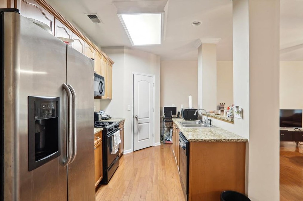 1669 Oakbrook Lake Dr, Norcross, GA 30093-1755