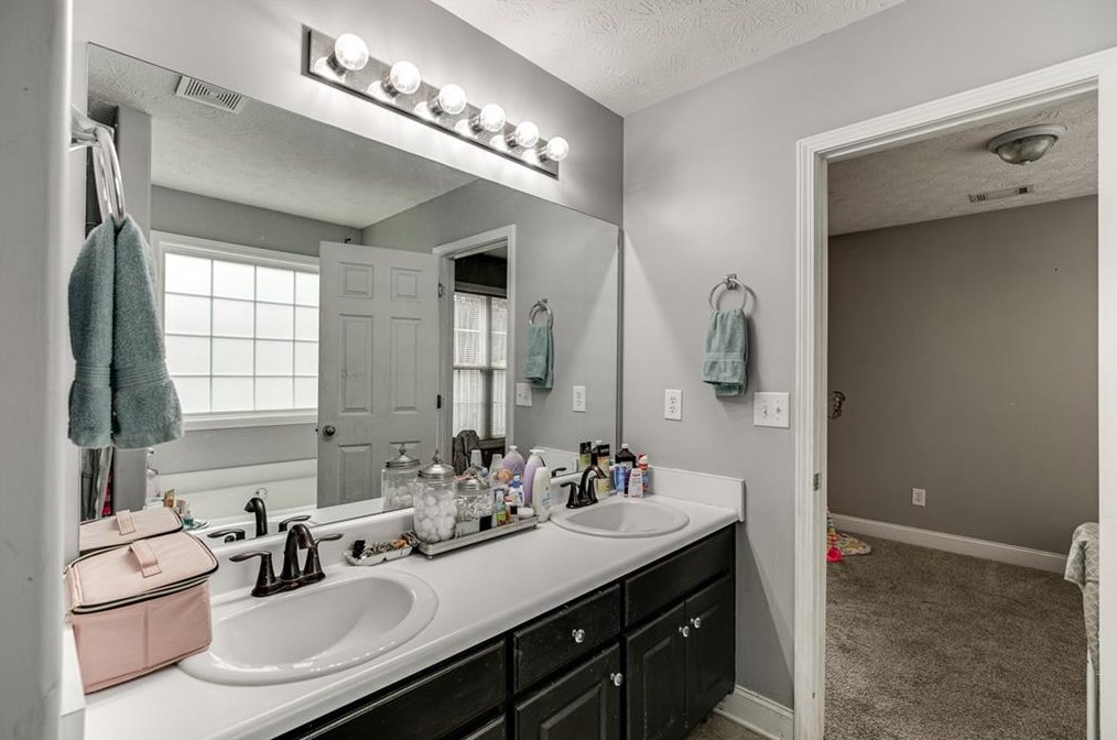 1015 Jasmine Dr, Jefferson GA  30549-9015 exterior