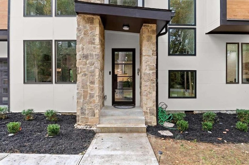 2963 Orion Dr, Decatur GA  30033-5016 exterior