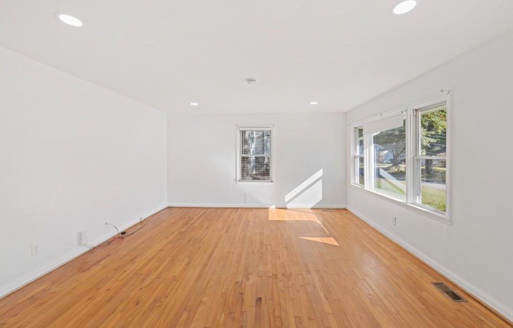 1416 Woodland Hills Dr, Atlanta GA  30324-4628 exterior