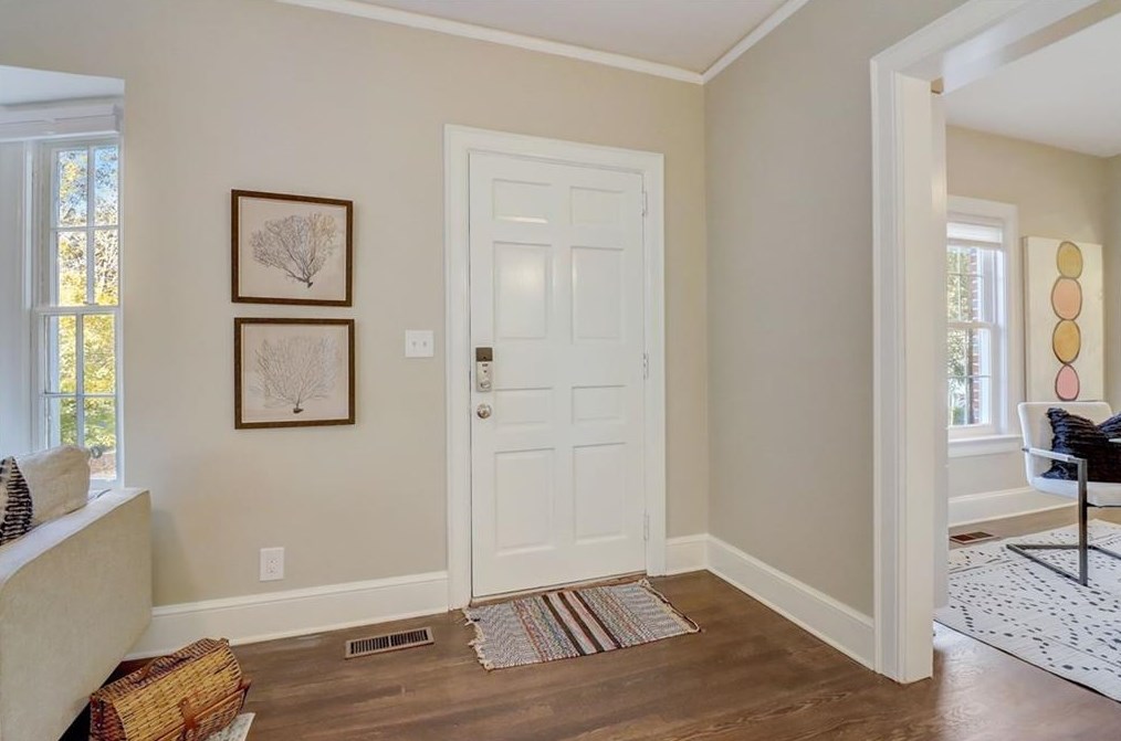204 Shadowmoor Dr, Decatur, GA 30030-3849