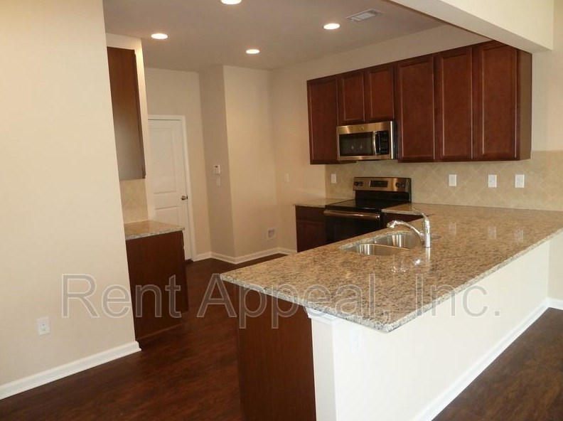 367 Highland Pointe Cir E, Dawsonville, GA 30534