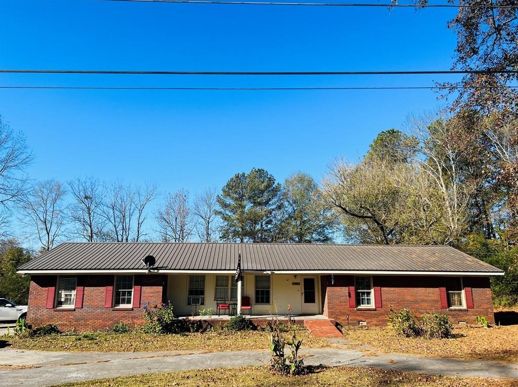211 Blackwood Ct, Calhoun, GA 30701-3905