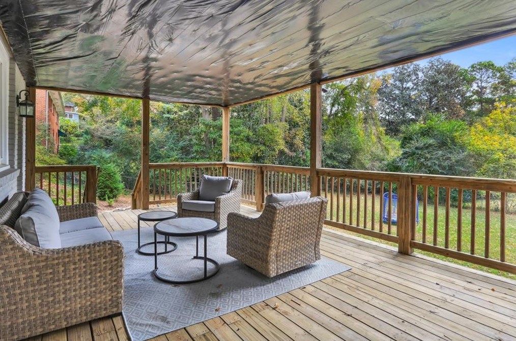 6825 Sunny Brook Ln, Atlanta GA  30328-2124 exterior