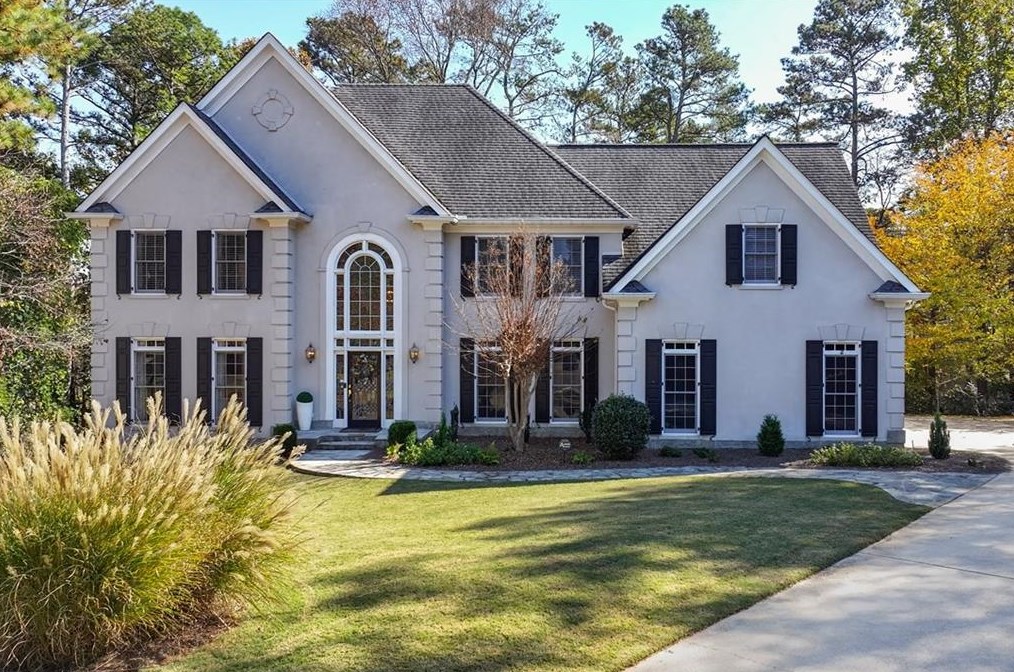 8870 Torrington Dr, Roswell, GA 30076-3963