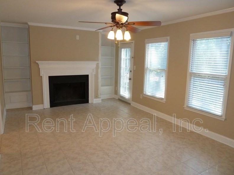 216 Peachtree Hollow Ct, Atlanta GA  30328-1642 exterior