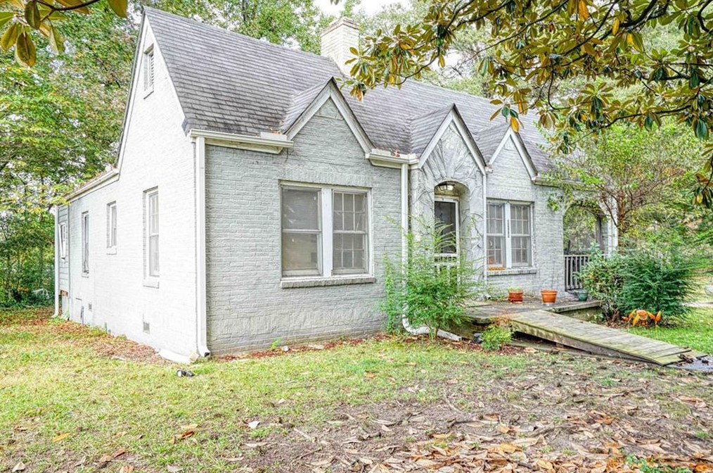 1298 Bolton Rd, Atlanta, GA 30331