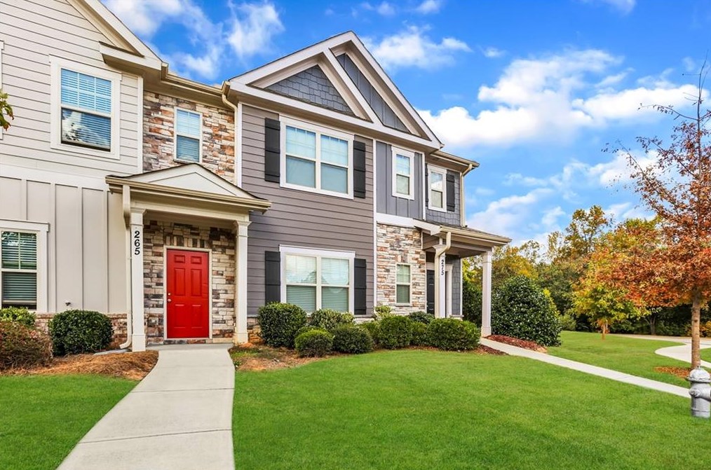 275 Orchard Dr, Porterdale, GA 30014