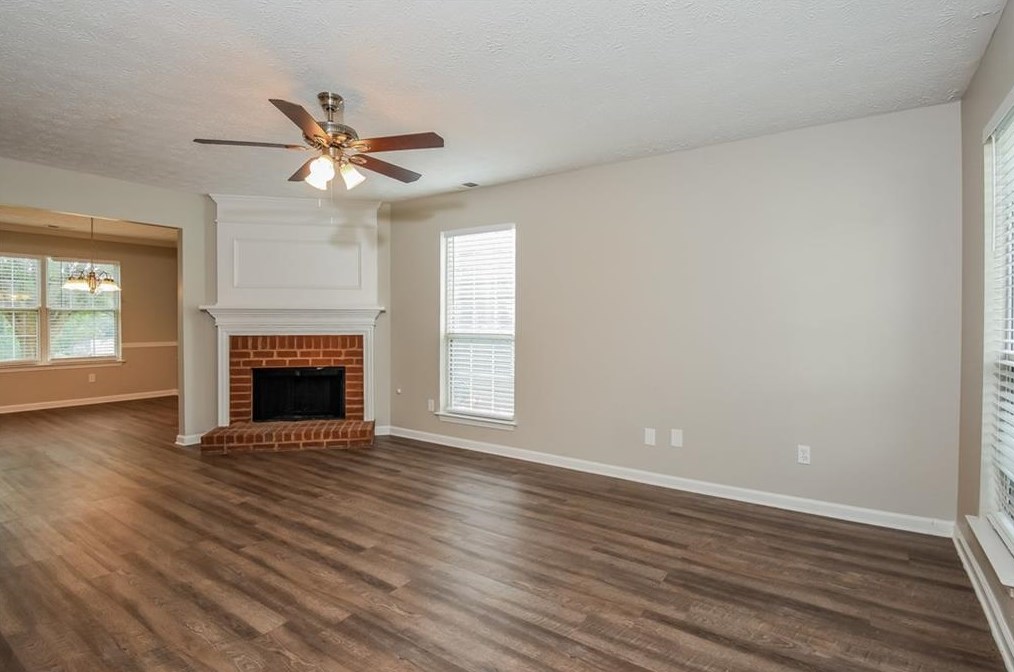 875 Springchase Dr, Austell, GA 30168