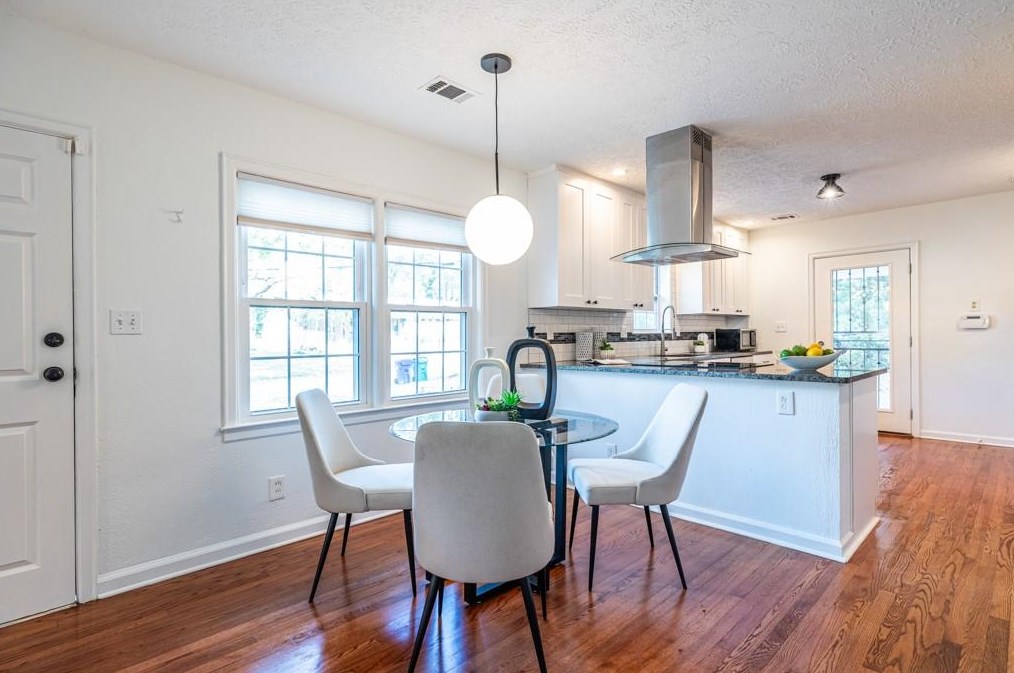 1991 Capri Dr, Decatur GA  30032-5209 exterior