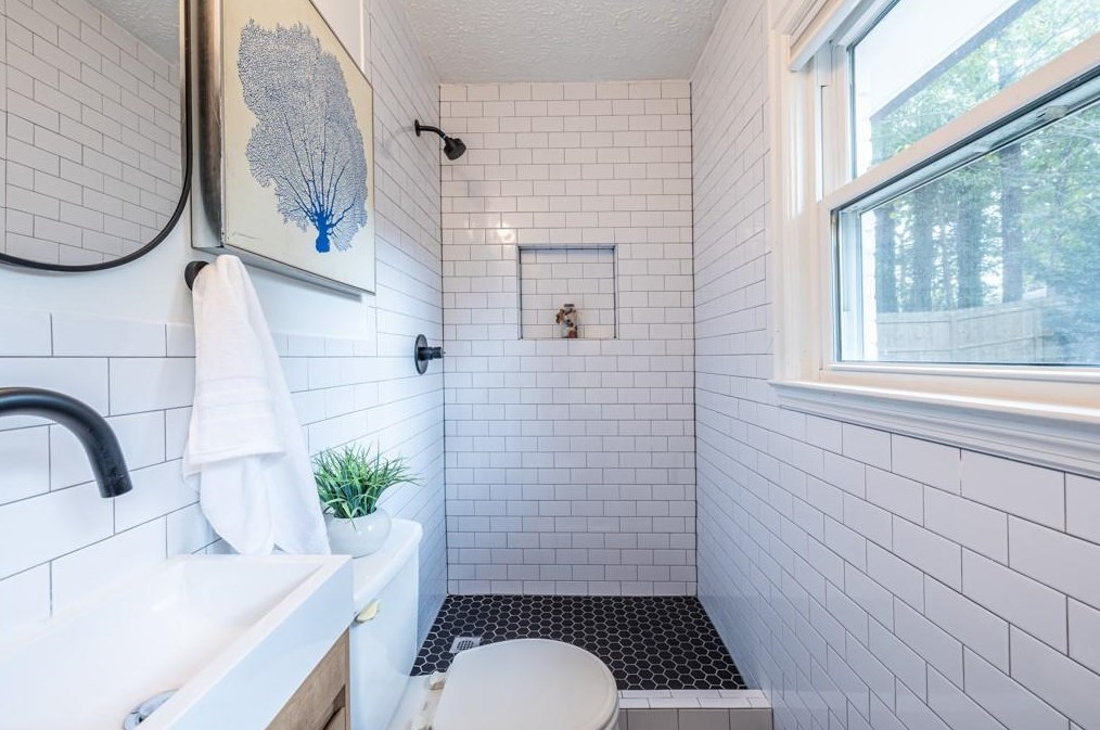 1991 Capri Dr, Decatur GA  30032-5209 exterior