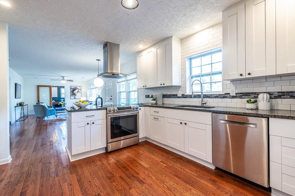 1991 Capri Dr, Decatur GA  30032-5209 exterior