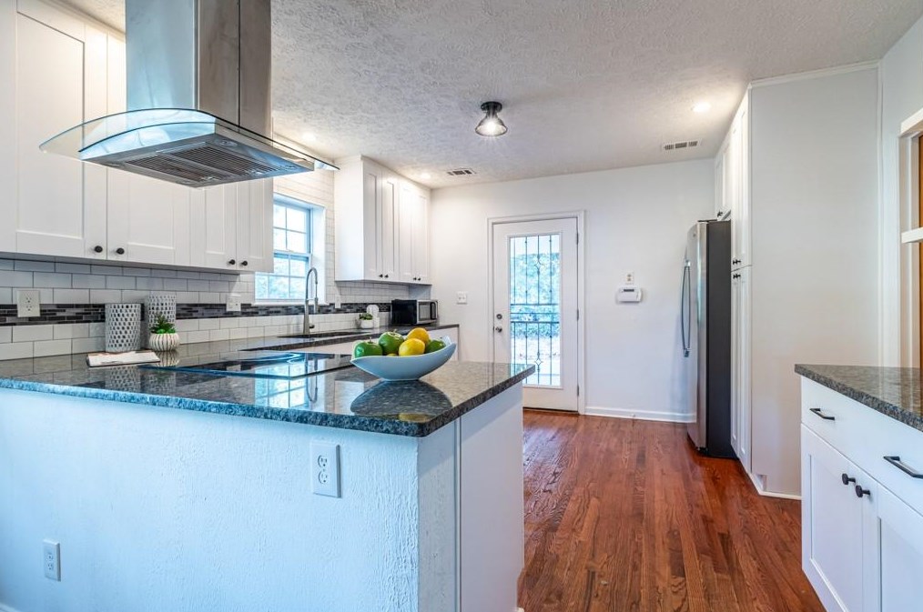 1991 Capri Dr, Decatur GA  30032-5209 exterior