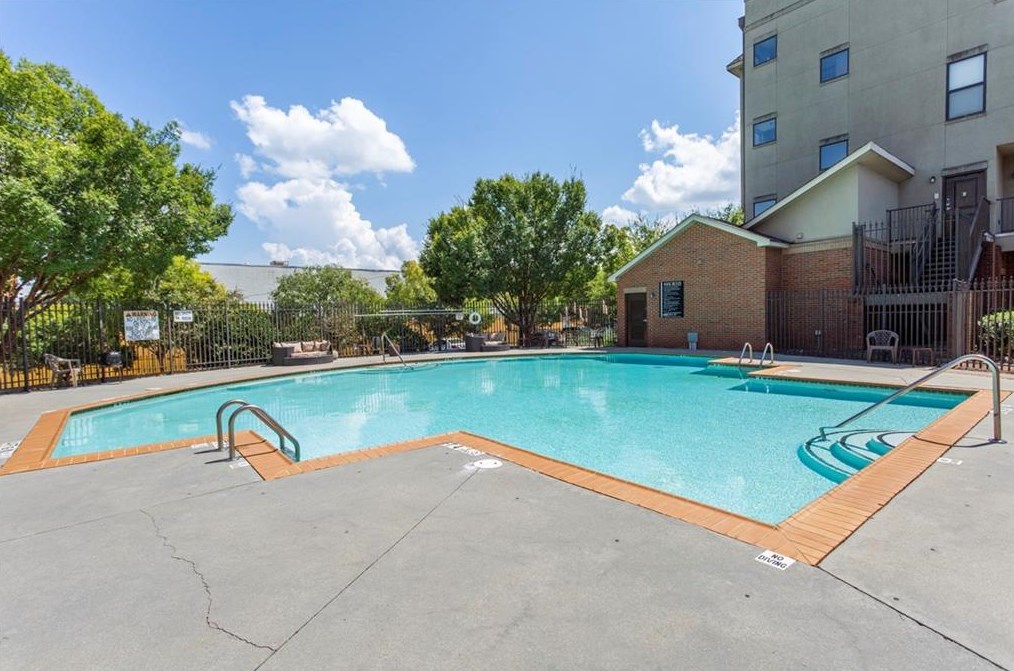 898 Oak St, Atlanta GA  30318-4732 exterior