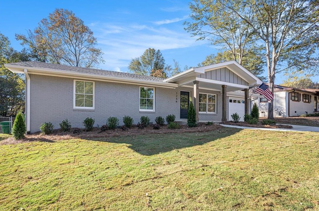 1254 Blackstone Dr, Decatur GA  30033-3302 exterior