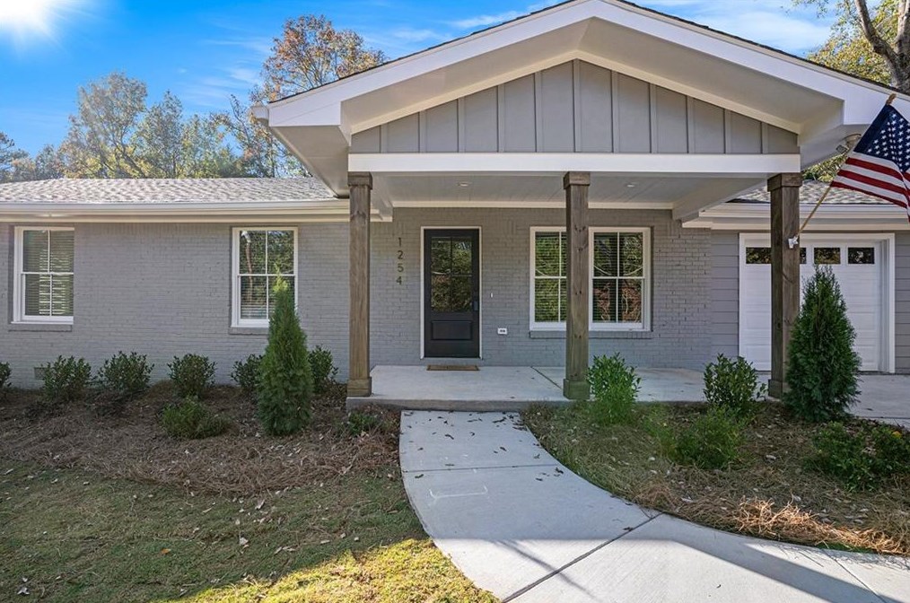 1254 Blackstone Dr, Decatur GA  30033-3302 exterior