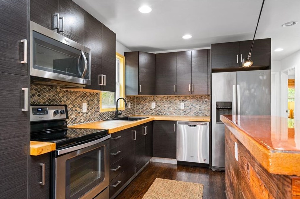 2048 Cogar Dr, Decatur GA  30032-3925 exterior